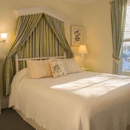 Dunlop Inn Baddeck Inlet Exterior foto