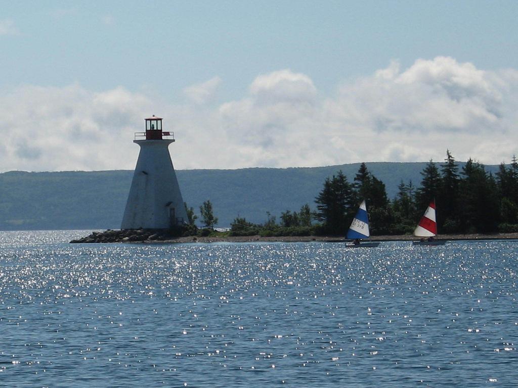 Dunlop Inn Baddeck Inlet Exterior foto